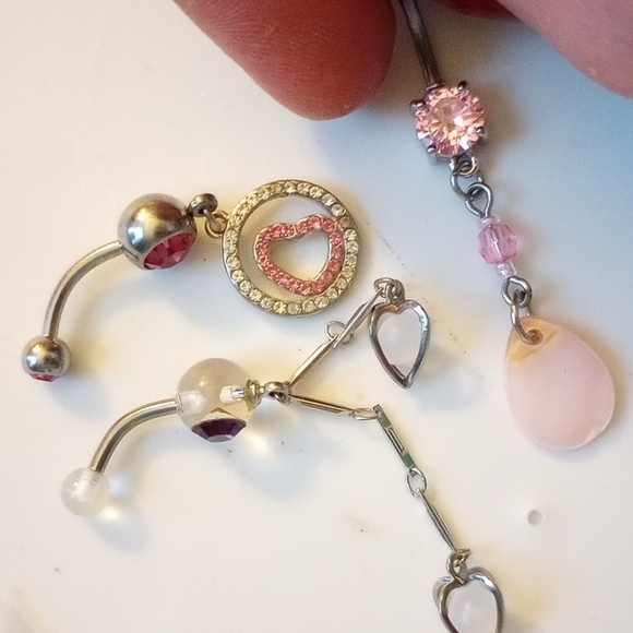 🔥NWOT 3 Gorgeous Belly Button Rings - Picture 4 of 4